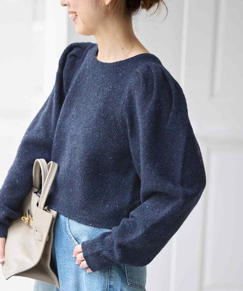 Spick & Span(スピックアンドスパン)の「ショルダーパフクルーネックプルオーバー(ニット/セーター・レディース・チャコールグレー/ネイビー・FREE)」の2枚目の写真