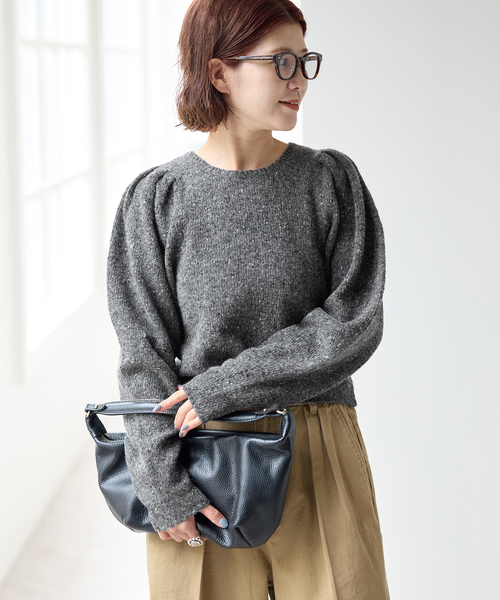 Spick & Span(スピックアンドスパン)の「ショルダーパフクルーネックプルオーバー(ニット/セーター・レディース・チャコールグレー/ネイビー・FREE)」の5枚目の写真