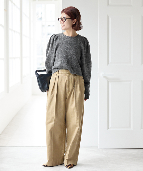 Spick & Span(スピックアンドスパン)の「ショルダーパフクルーネックプルオーバー(ニット/セーター・レディース・チャコールグレー/ネイビー・FREE)」の11枚目の写真