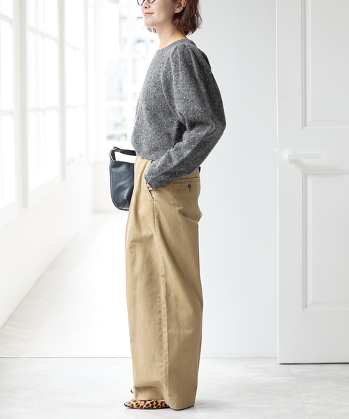 Spick & Span(スピックアンドスパン)の「ショルダーパフクルーネックプルオーバー(ニット/セーター・レディース・チャコールグレー/ネイビー・FREE)」の12枚目の写真