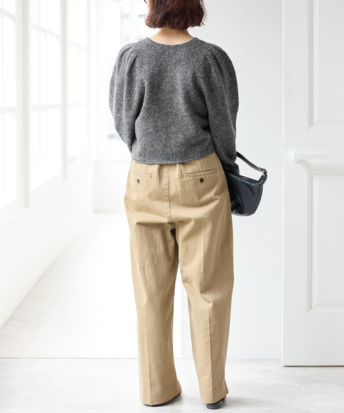 Spick & Span(スピックアンドスパン)の「ショルダーパフクルーネックプルオーバー(ニット/セーター・レディース・チャコールグレー/ネイビー・FREE)」の13枚目の写真