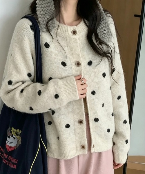 SHOUYO(ショウヨウ)の「トッド柄ニットカーディガン(カーディガン/ボレロ・レディース・ブラウン/グレー/ベージュ・M)」の8枚目の写真
