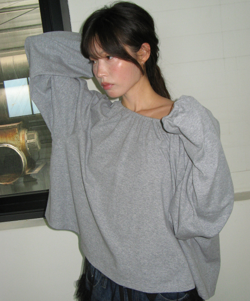 RONRON（ロンロン）の「SHIRRING PUFF LONG SLEEVE GREY（Tシャツ/カットソー・レディース・その他・FREE）」の2枚目の写真
