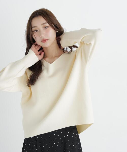 NATURAL BEAUTY BASIC(ナチュラルビューティーベーシック)の「ダブルジャガードVネックニット(ニット/セーター・レディース・ブルー/ブラック/オフホワイト/ブラウン・FREE)」の2枚目の写真