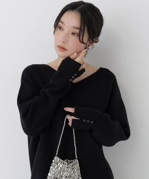 NATURAL BEAUTY BASIC(ナチュラルビューティーベーシック)の「ダブルジャガードVネックニット(ニット/セーター・レディース・ブルー/ブラック/オフホワイト/ブラウン・FREE)」の1枚目の写真