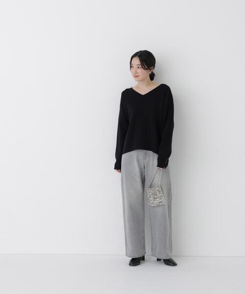 NATURAL BEAUTY BASIC(ナチュラルビューティーベーシック)の「ダブルジャガードVネックニット(ニット/セーター・レディース・ブルー/ブラック/オフホワイト/ブラウン・FREE)」の15枚目の写真