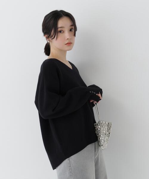 NATURAL BEAUTY BASIC(ナチュラルビューティーベーシック)の「ダブルジャガードVネックニット(ニット/セーター・レディース・ブルー/ブラック/オフホワイト/ブラウン・FREE)」の18枚目の写真