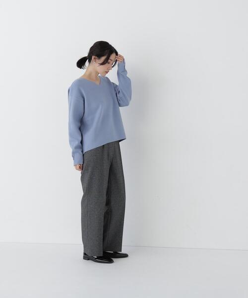 NATURAL BEAUTY BASIC(ナチュラルビューティーベーシック)の「ダブルジャガードVネックニット(ニット/セーター・レディース・ブルー/ブラック/オフホワイト/ブラウン・FREE)」の9枚目の写真