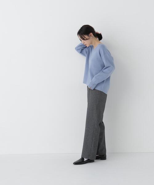 NATURAL BEAUTY BASIC(ナチュラルビューティーベーシック)の「ダブルジャガードVネックニット(ニット/セーター・レディース・ブルー/ブラック/オフホワイト/ブラウン・FREE)」の13枚目の写真