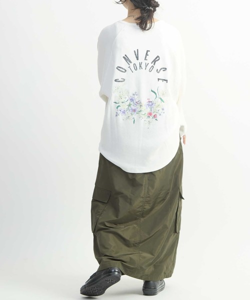 CONVERSE TOKYO(コンバーストウキョウ)の「FLOWER LOGO WAFFLE LONG TEE(Tシャツ/カットソー・メンズ・ホワイト/ブラック/グレー・MEDIUM/SMALL)」の6枚目の写真