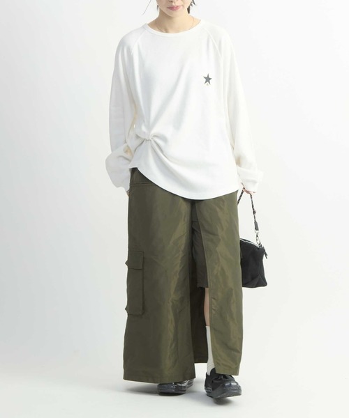 CONVERSE TOKYO(コンバーストウキョウ)の「FLOWER LOGO WAFFLE LONG TEE(Tシャツ/カットソー・メンズ・ホワイト/ブラック/グレー・MEDIUM/SMALL)」の7枚目の写真