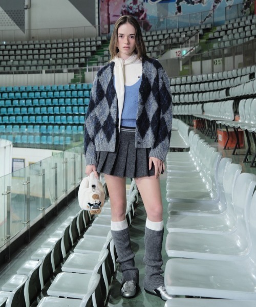 GRVRGROVE(グローブ)の「ARIA BRUSHED ARGYLE CARDIGAN(カーディガン/ボレロ・レディース・ワイン/ベージュ/ネイビー・フリー)」の3枚目の写真