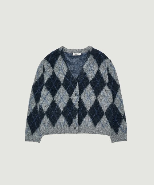 GRVRGROVE(グローブ)の「ARIA BRUSHED ARGYLE CARDIGAN(カーディガン/ボレロ・レディース・ワイン/ベージュ/ネイビー・フリー)」の6枚目の写真