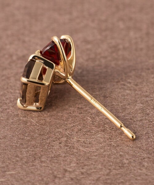 ete bijoux（エテビジュー）の「[ピース] K10YG ガーネット/スモーキークォーツ ピアス（ピアス（片耳用）・レディース・イエローゴールド・FREE）」の3枚目の写真