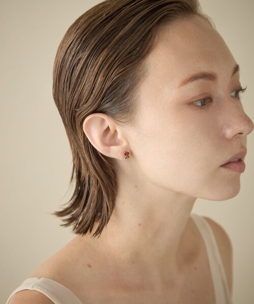 ete bijoux（エテビジュー）の「[ピース] K10YG ガーネット/スモーキークォーツ ピアス（ピアス（片耳用）・レディース・イエローゴールド・FREE）」の4枚目の写真