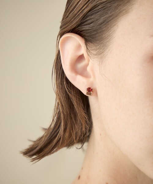 ete bijoux（エテビジュー）の「[ピース] K10YG ガーネット/スモーキークォーツ ピアス（ピアス（片耳用）・レディース・イエローゴールド・FREE）」の7枚目の写真