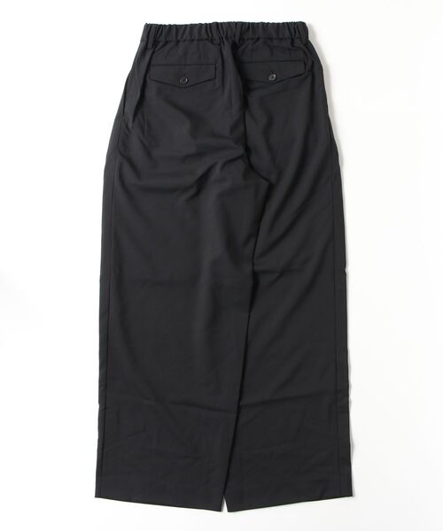 markaware（マーカウェア）の「MARKAWARE / マーカウェア：TRIPLE PLEATED WIDE TROUSERS -ORGANIC WOOL 2/80 TROPICAL-：A26A15PT03C[MUS]（スラックス・メンズ・ブラック・2）」の2枚目の写真