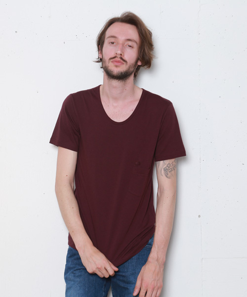 FACTOTUM（ファクトタム）の「【VALLIS】バイオシルキーシリーズ Uネック半袖カットソー（Tシャツ/カットソー・メンズ・レッド/ブラック/クリーム/ブルー/パープル/イエロー/ピンク/ベージュ/オレンジ・46/44/48）」の6枚目の写真