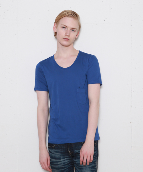 FACTOTUM（ファクトタム）の「【VALLIS】バイオシルキーシリーズ Uネック半袖カットソー（Tシャツ/カットソー・メンズ・レッド/ブラック/クリーム/ブルー/パープル/イエロー/ピンク/ベージュ/オレンジ・46/44/48）」の5枚目の写真