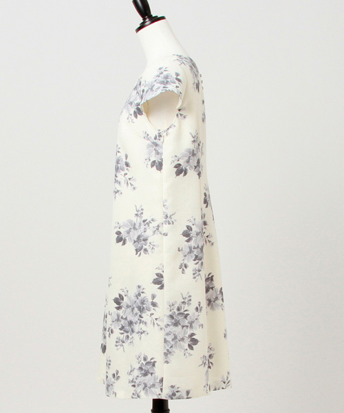 MISCH MASCH（ミッシュマッシュ）の「サック花柄ワンピース（ワンピース・レディース・ライトブルー/イエロー/ホワイト・MEDIUM）」の7枚目の写真