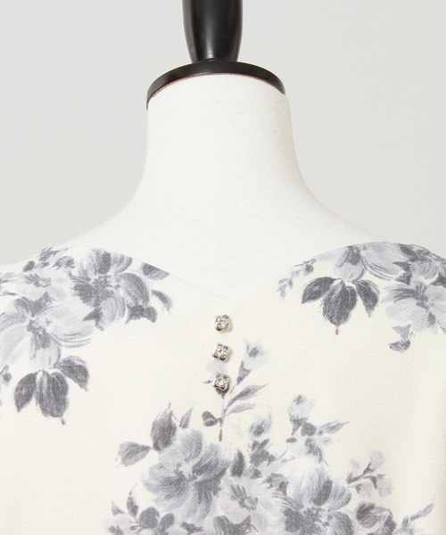 MISCH MASCH（ミッシュマッシュ）の「サック花柄ワンピース（ワンピース・レディース・ライトブルー/イエロー/ホワイト・MEDIUM）」の9枚目の写真