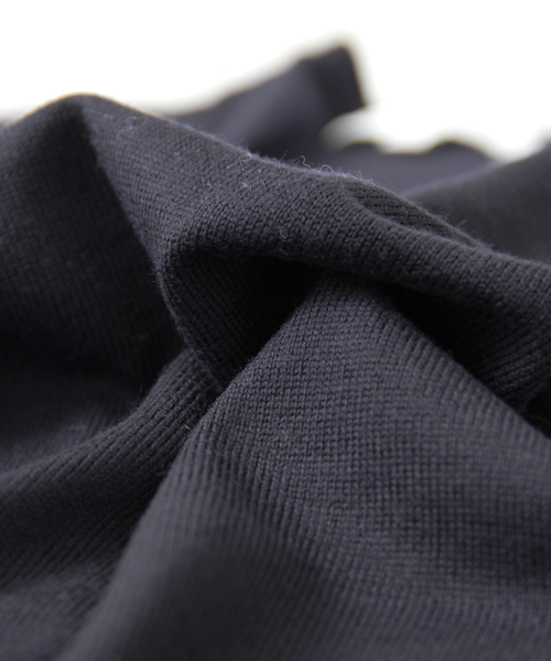 URBAN RESEARCH(アーバンリサーチ)の「UR イタリアンウール Vカーディガン(カーディガン/ボレロ・メンズ・ブラック/グレー/ネイビー・MEDIUM/LARGE)」の6枚目の写真