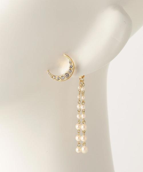 ADER（アデル）の「ADER.bijoux MOON フェイクパール フリンジピアス 