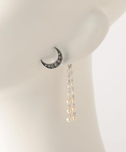 ADER（アデル）の「ADER.bijoux MOON フェイクパール フリンジピアス 