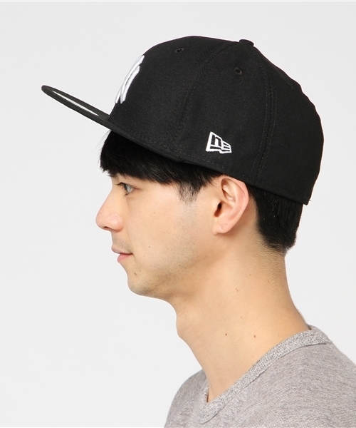 NEW ERA(ニューエラ)の「NEW ERA 59FIFTY CAP MLB NEW YORK YANKEES MADE IN USA BLACK(キャップ・メンズ・ブラック×ホワイト・7 3/4/8/7 7/8/7 3/8/7/7 1/4/7 5/8/7 1/8/7 1/2)」の2枚目の写真