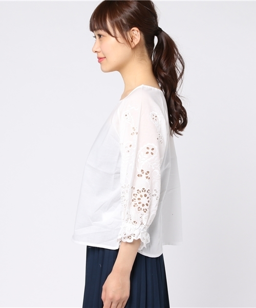 AULI 刺繍パフスリーブブラウス AULI 刺繍パフスリーブブラウス