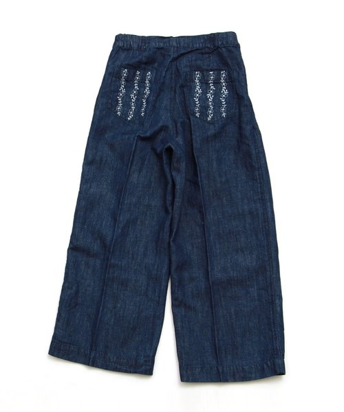 apres les cours(アプレレクール)の「ポケットフラワー刺繍デニムワイドパンツ(ママ) 8.5分丈(デニムパンツ・キッズ・ブルー/ネイビー・MEDIUM)」の14枚目の写真