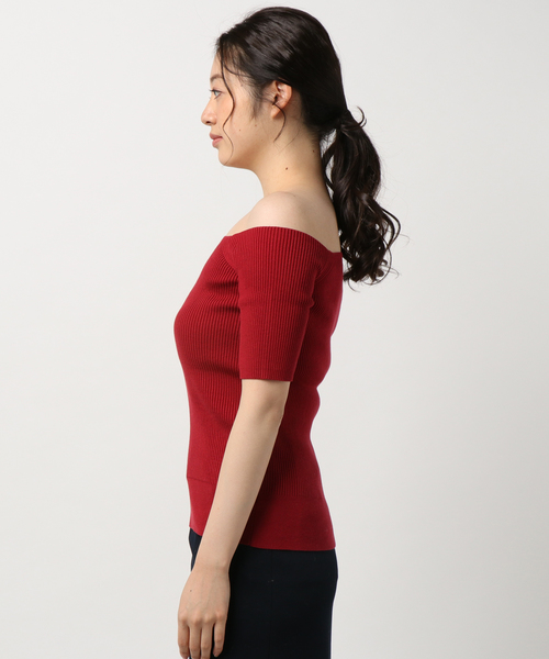 MOUSSY（マウジー）の「OFF SHOLDER KNIT TOP（ニット/セーター・レディース・ブルー/オフホワイト/ライトブラウン/ブラック/イエロー/レッド・FREE）」の7枚目の写真