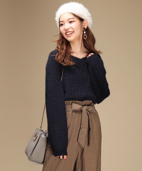 natural couture（ナチュラルクチュール）の「フェザーヤーンオフショルＶネック（ニット/セーター・レディース・ネイビー/サックスブルー/ピンク/アイボリー・FREE）」の8枚目の写真