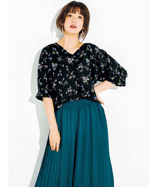 GeeRA(ジーラ)の「袖口タックデザインスキッパーブラウス(シャツ/ブラウス・レディース・イエロー/オフホワイト/その他/ラベンダー・SMALL/LARGE/X-LARGE/MEDIUM)」の9枚目の写真