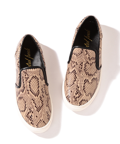 Ray BEAMS（レイビームス）の「Ctrl freak / スネーク柄 スリッポン（スニーカー・レディース・ブラック/ベージュ・23/23.5/24/24.5）」の2枚目の写真