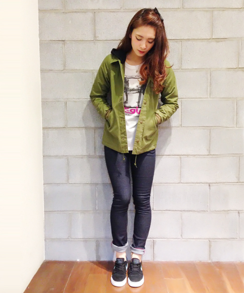 X-girl（エックスガール）の「MILITARY COACH JACKET（ミリタリージャケット・レディース・カモフラージュ/ブラック/オリーブ・1/2）」の4枚目の写真