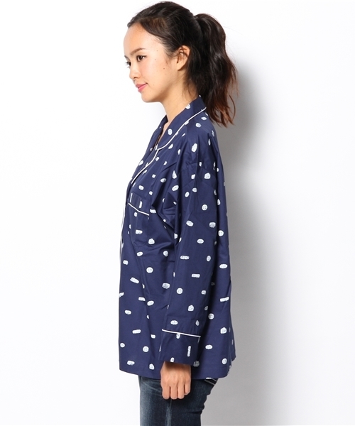 Ray BEAMS（レイビームス）の「SLEEPY JONES / パジャマ シャツ "pill"（シャツ/ブラウス・レディース・ネイビー・ONE SIZE）」の3枚目の写真