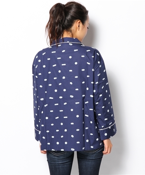 Ray BEAMS（レイビームス）の「SLEEPY JONES / パジャマ シャツ "pill"（シャツ/ブラウス・レディース・ネイビー・ONE SIZE）」の4枚目の写真