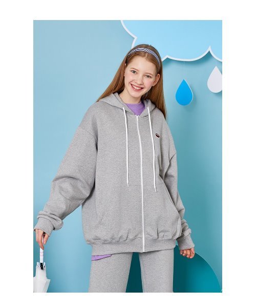 muahmuah(ムーアムーア)の「ワッペンロゴラインジップアップパーカー/ZIP UPフーディー(パーカー・レディース・ライトブルー/ブラック/ベージュ/グレー/ピンク/ブルー・FREE)」の3枚目の写真