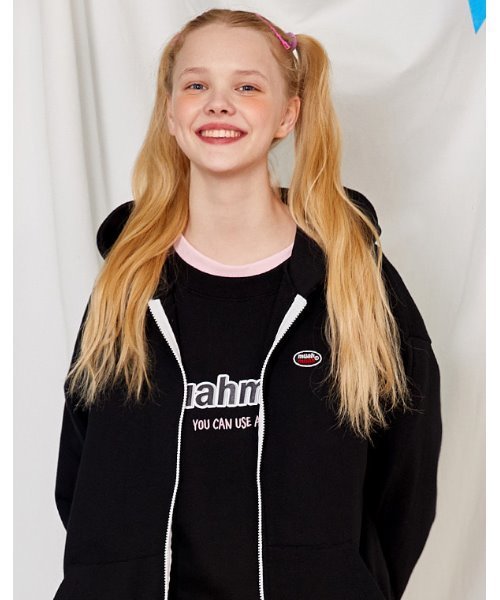 muahmuah(ムーアムーア)の「ワッペンロゴラインジップアップパーカー/ZIP UPフーディー(パーカー・レディース・ライトブルー/ブラック/ベージュ/グレー/ピンク/ブルー・FREE)」の7枚目の写真