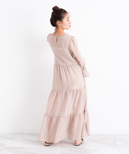 VANNIE U(ヴァニーユー)の「ふんわりティアードワンピース(ワンピース・レディース・ベージュ/ラベンダー・FREE)」の14枚目の写真