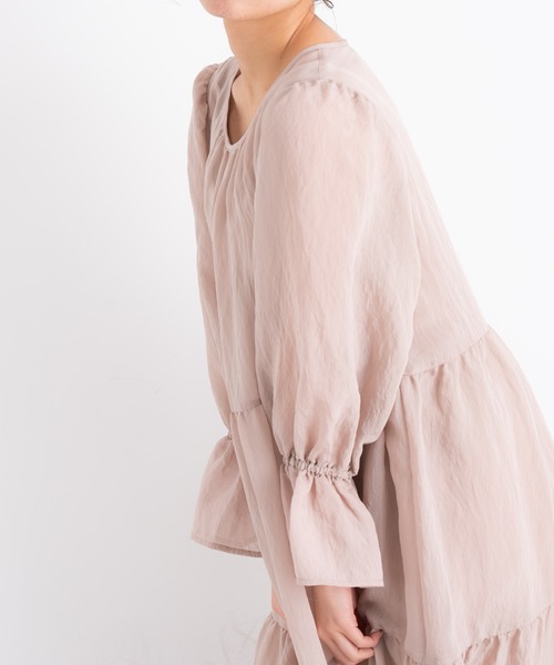 VANNIE U(ヴァニーユー)の「ふんわりティアードワンピース(ワンピース・レディース・ベージュ/ラベンダー・FREE)」の15枚目の写真