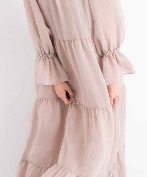 VANNIE U(ヴァニーユー)の「ふんわりティアードワンピース(ワンピース・レディース・ベージュ/ラベンダー・FREE)」の10枚目の写真