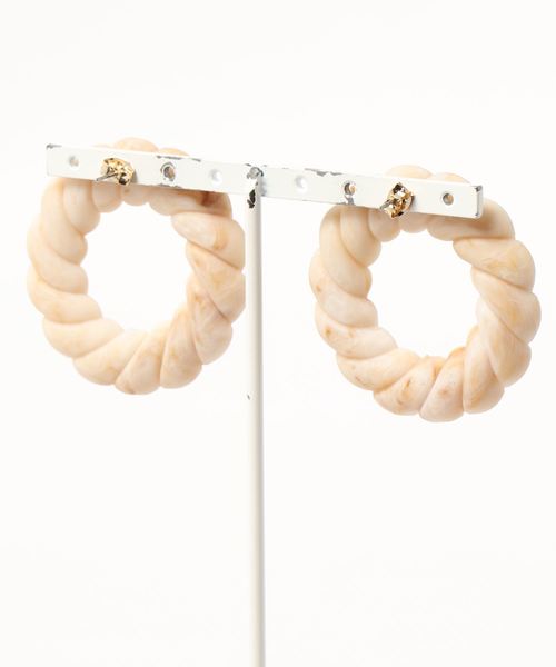 DONOBAN（ドノバン）の「ツイストサークルピアス [E]（ピアス（両耳用）・レディース・ベージュ/ブラウン・ONESIZE）」の3枚目の写真