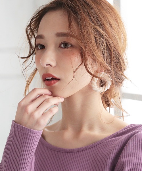 DONOBAN（ドノバン）の「ツイストサークルピアス [E]（ピアス（両耳用）・レディース・ベージュ/ブラウン・ONESIZE）」の16枚目の写真