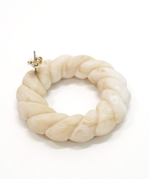 DONOBAN（ドノバン）の「ツイストサークルピアス [E]（ピアス（両耳用）・レディース・ベージュ/ブラウン・ONESIZE）」の10枚目の写真