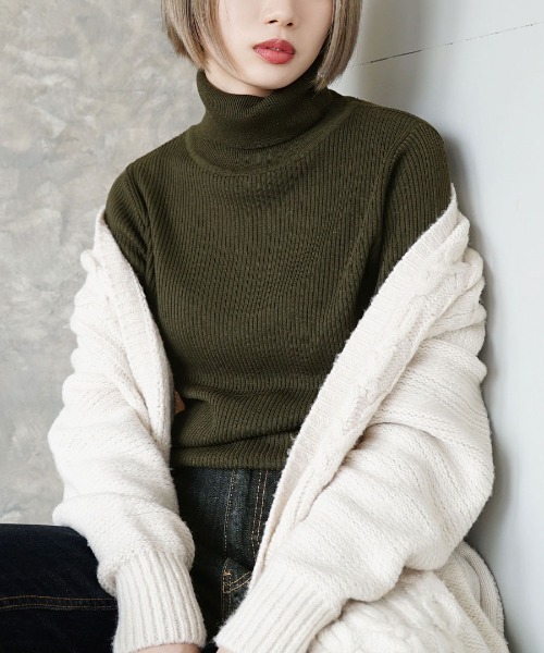 zootie（ズーティー）の「チクチクしない リブニット［タートルネック］（ニット/セーター・レディース・ブラック/ミント/アイボリー/杢グレー/ベージュ系その他/ダークオリーブ/ブラウン系その他/マスタード/ラベンダー/ブルー/ブラウン系その他2/チャコールグレー/グリーン/ターコイズブルー/ベージュ系その他2/レッド/ケリーグリーン/フューシャピンク/ライトピンク/イエロー・L/M/LL）」の10枚目の写真