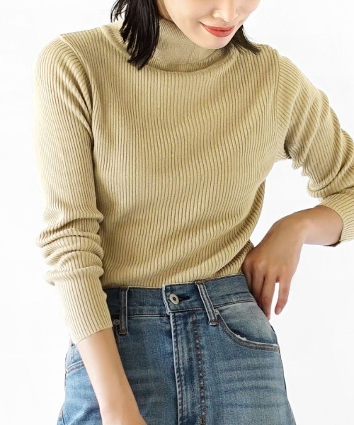 zootie（ズーティー）の「チクチクしない リブニット［タートルネック］（ニット/セーター・レディース・ブラック/ミント/アイボリー/杢グレー/ベージュ系その他/ダークオリーブ/ブラウン系その他/マスタード/ラベンダー/ブルー/ブラウン系その他2/チャコールグレー/グリーン/ターコイズブルー/ベージュ系その他2/レッド/ケリーグリーン/フューシャピンク/ライトピンク/イエロー・L/M/LL）」の9枚目の写真