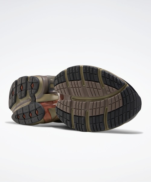 Reebok(リーボック)の「eightyone プレミア ポンプ パリス (スニーカー・メンズ・グレー系その他/カーキ・23.5cm/24.0cm/24.5cm/25.0cm/25.5cm/26.0cm/26.5cm/27.0cm/28.5cm/27.5cm/28.0cm)」の11枚目の写真