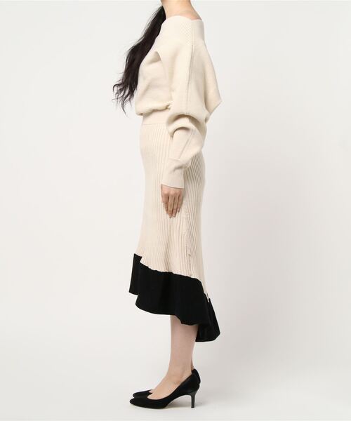 ROYAL PARTY（ロイヤルパーティー）の「アシメオフショルニットワンピース（ワンピース・レディース・ブラック/オフホワイト/ブルー・FREE）」の12枚目の写真